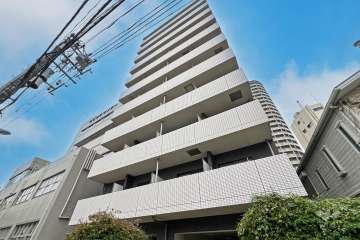 ロメック山手日暮里の外観（南側から）