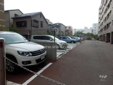 敷地内駐車場（屋外機械式と屋外平面式とがあります。）
