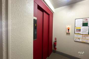 共用のエレベーター