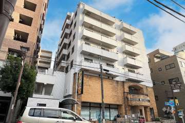 東急ドエルアルス鶯谷の外観（北側から）
