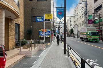 敷地北西側の前面道路