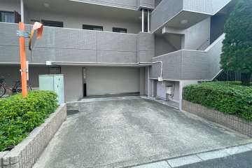 駐車場の出入り口　