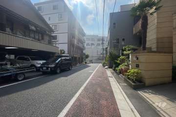敷地北東側の前面道路　