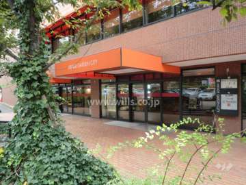 敷地内に「御影ガーデンシティ」商業施設があります。