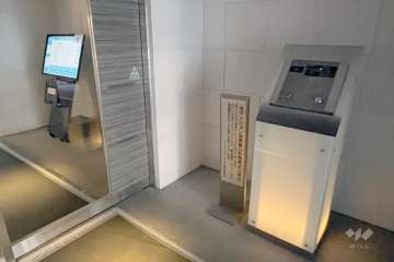 エントランスはオートロック付きです。