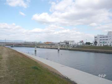 すぐ東側を『猪名川』が流れています