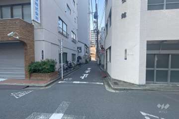 敷地東側の前面道路