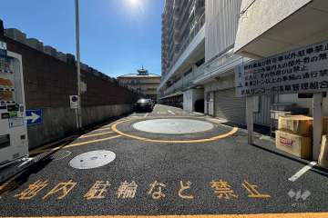 敷地入り口