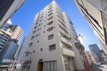 下谷第1サマリヤマンションの外観（北西側から）