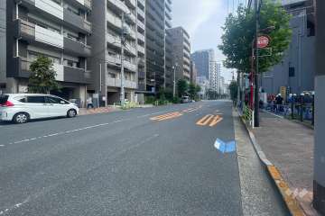 敷地南東側の前面道路