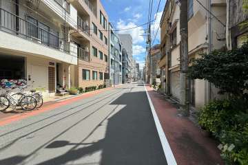 敷地南側の前面道路