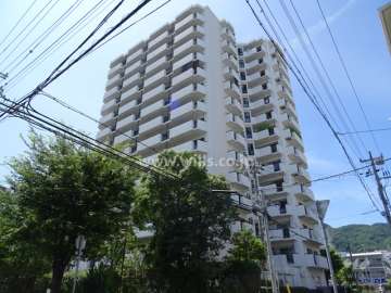 パレスエクセル東灘の外観（南東側から）