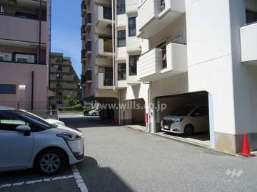 敷地内駐車場（屋内・屋外外平面式）