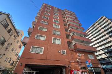 雷門永谷マンションの外観（南東側から）