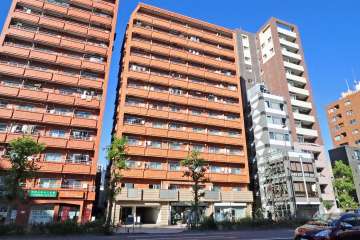 エクセル入谷の外観(南東側から)