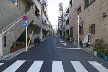敷地東側の前面道路