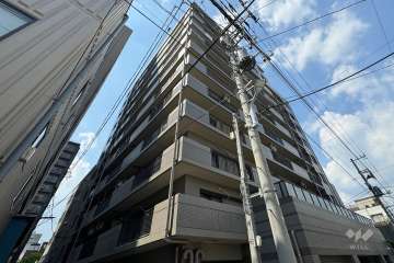 サンクレスト竜泉の外観（南東側から）.