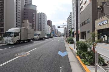 敷地南東側の前面道路