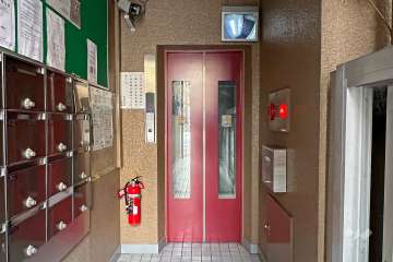 エントランス内