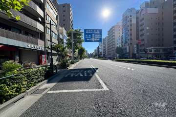 敷地西側の前面道路　