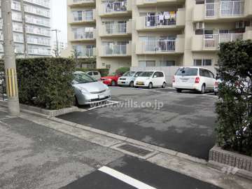 駐車場出入り口