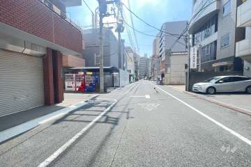 敷地東側の前面道路