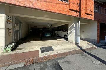 敷地内駐車場（屋内平面式）
