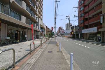 敷地南側の前面道路