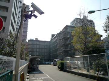 日商岩井東灘マンションの外観（北東側から）