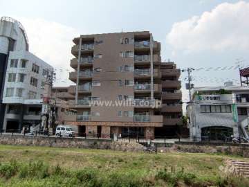 アルファステイツ仁川駅前の外観（南東側から）