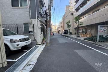 敷地北側の前面道路
