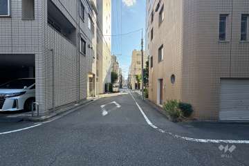 敷地東側の前面道路