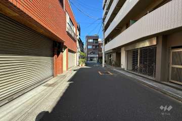 敷地西側の前面道路　