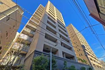 ザ・パークハウス上野の外観（南西側から）