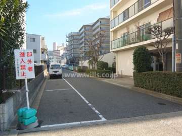 駐車場の出入り口