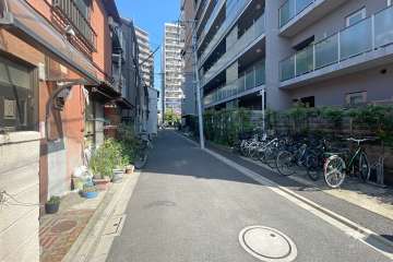 敷地北側の前面道路　