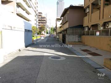 敷地北側の前面道路