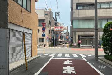 敷地南側の前面道路