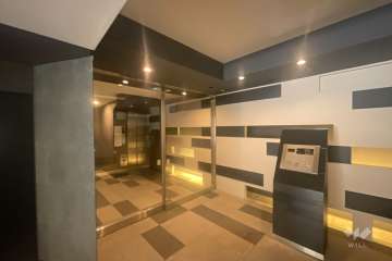 エントランスはオートロック付きです。