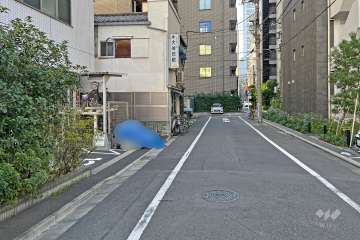 敷地の西側前面道路（北側から）