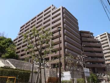 藤和宝塚武庫山ホームズの外観（南東から）