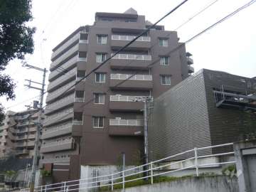 藤和宝塚武庫山ホームズの外観（北東から）