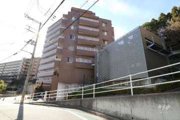 藤和宝塚武庫山ホームズの外観（北側から）