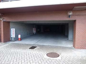駐車場出入り口