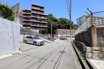 敷地南東側の前面道路