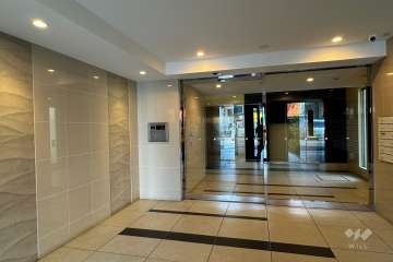 エントランスはオートロック付きです。