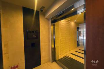 エントランスはオートロック付きです。