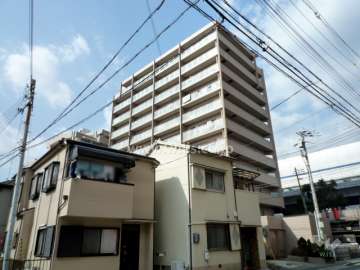クラージュ東灘の外観（南東側から）