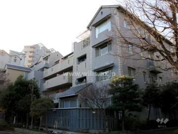 RICイーストコート4番街1番館の外観（東側から）