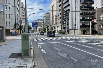 敷地南側の前面道路（東側から）